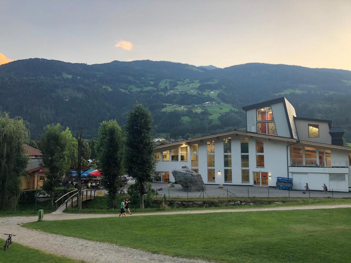 Zillerglueckhuette - 5 Sterne Camping Aufenfeld Aschau Im Zillertal Ngoại thất bức ảnh